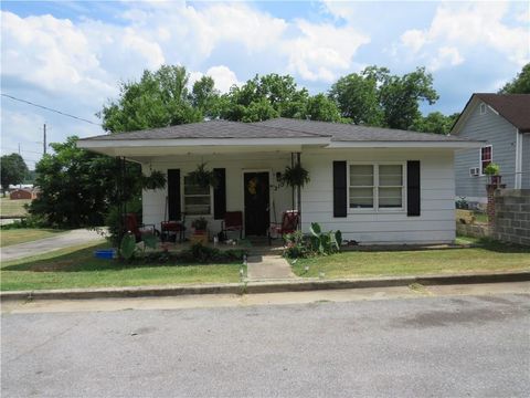 A home in Cedartown