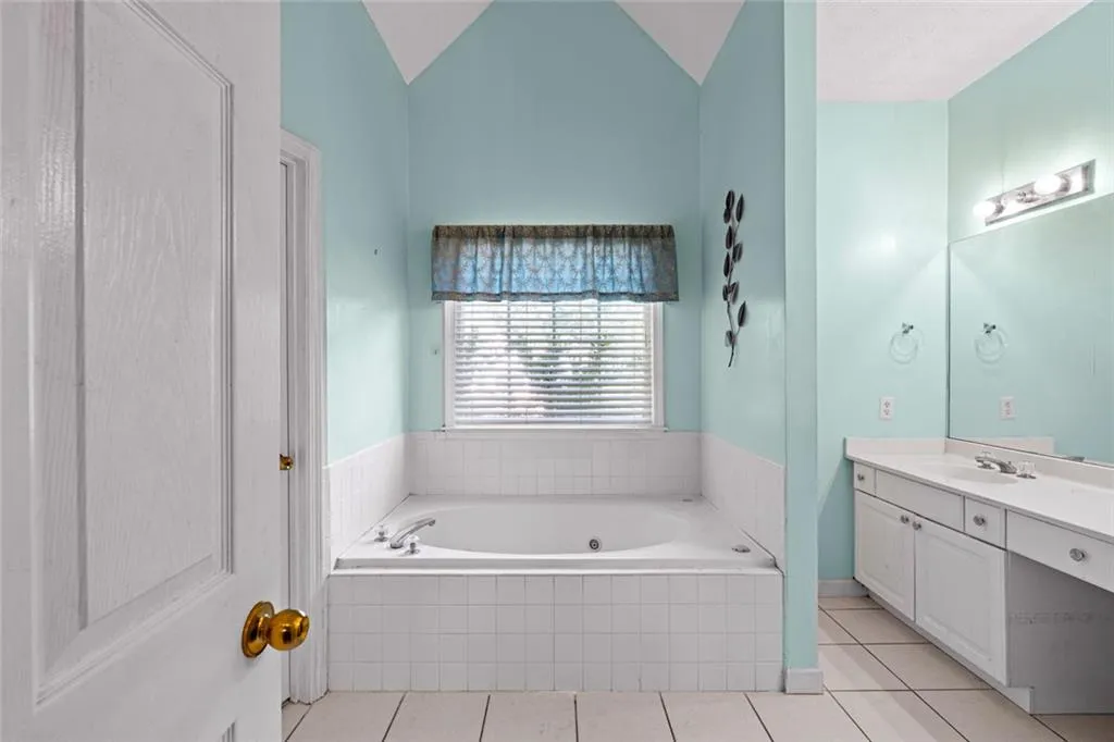 Covington, Georgia 30016, United States, 4 Bedrooms Bedrooms, ,4 BathroomsBathrooms,Residential,Active,195158