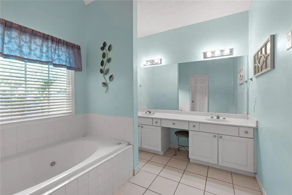 Covington, Georgia 30016, United States, 4 Bedrooms Bedrooms, ,4 BathroomsBathrooms,Residential,Active,195158