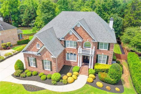 Homes For Sale - 271 Prestbury Court<br/> Suwanee, GA 30024