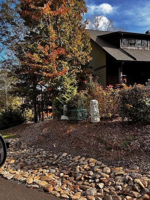 5 Upper Knoll Drive