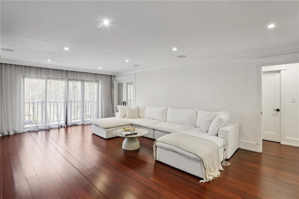 26304 Plantation Drive NE