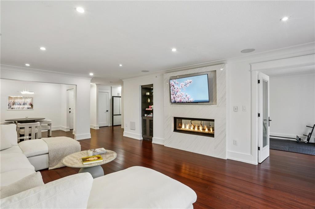 26304 Plantation Drive NE