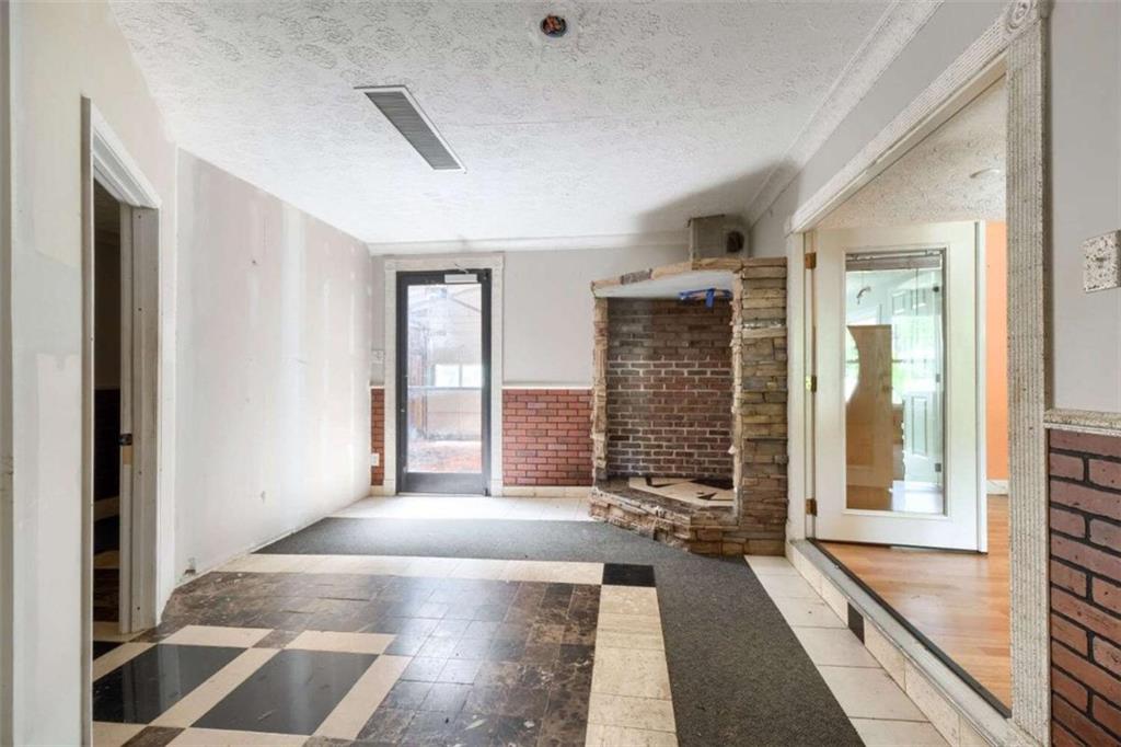 2340 Chestnut Log Loop