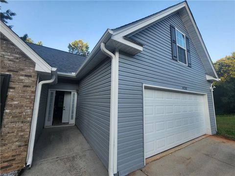 Homes For Sale - 435 Butler Bridge Circle<br/> Covington, GA 30016