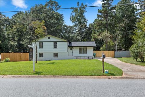 Photo of 3093 Deshong Drive, Stone Mountain, GA 30087 (MLS # 7638094)