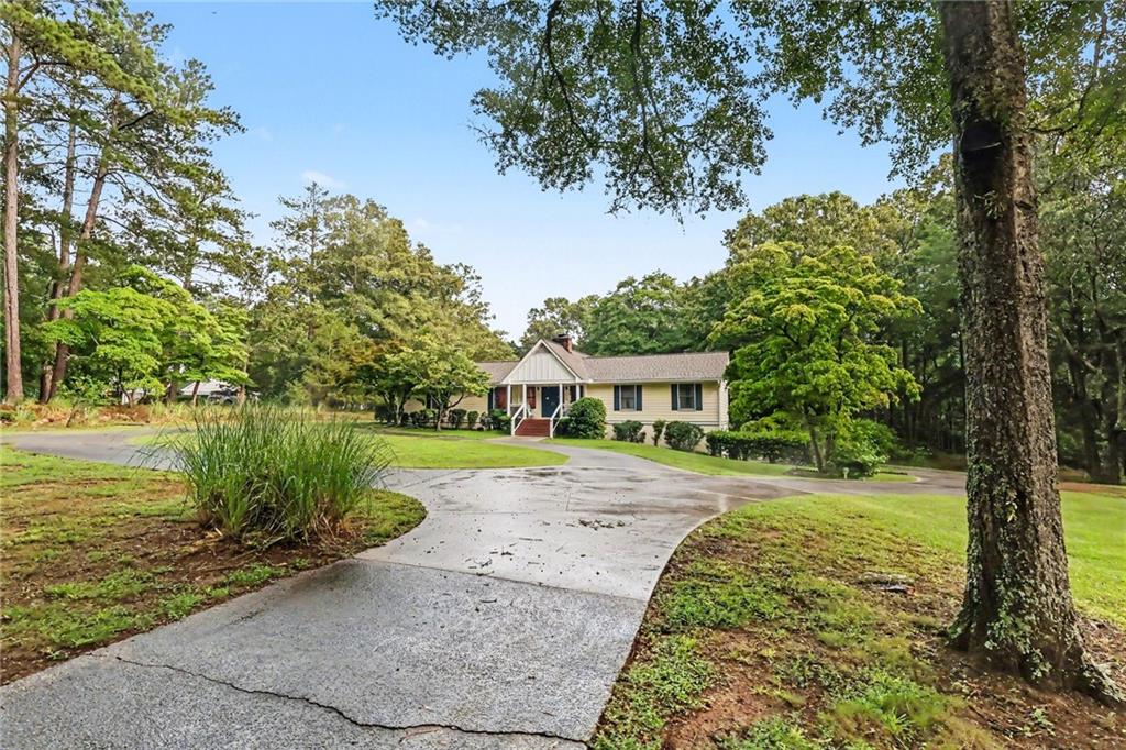 5256 Alexanders Lake Road SW