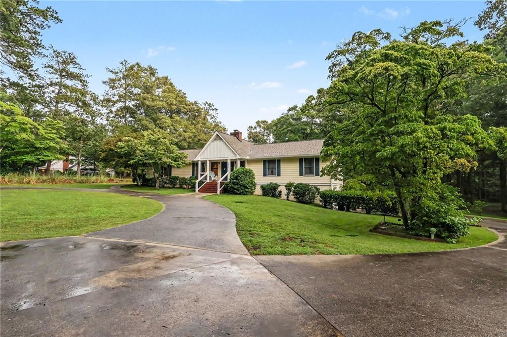5256 Alexanders Lake Road SW