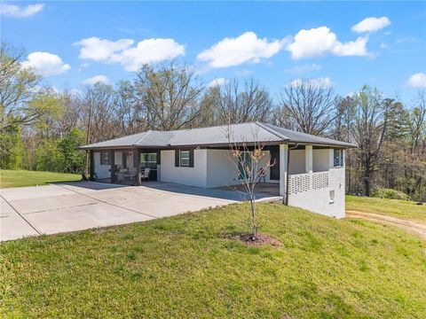 Homes For Sale - 5042 Hopewell Road<br/> Murrayville, GA 30564