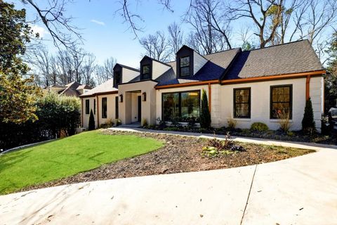 Homes For Rent - 4730 Paran Valley<br/> Atlanta, GA 30327