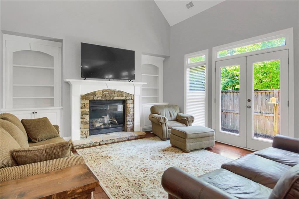 201 Roseville Place