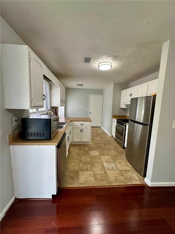 824 Greenhedge Drive