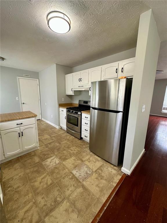 824 Greenhedge Drive