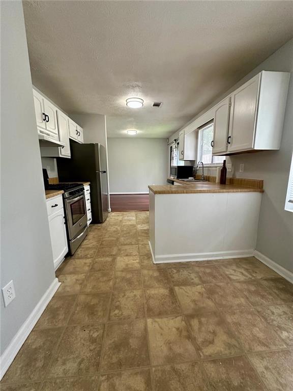 824 Greenhedge Drive