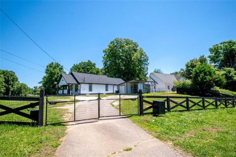 Homes For Sale - 3060 Gillsville Highway<br/> Gainesville, GA 30507