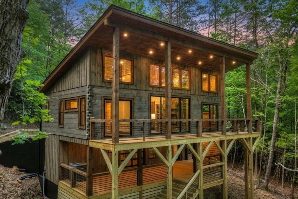 328 Crabapple Drive