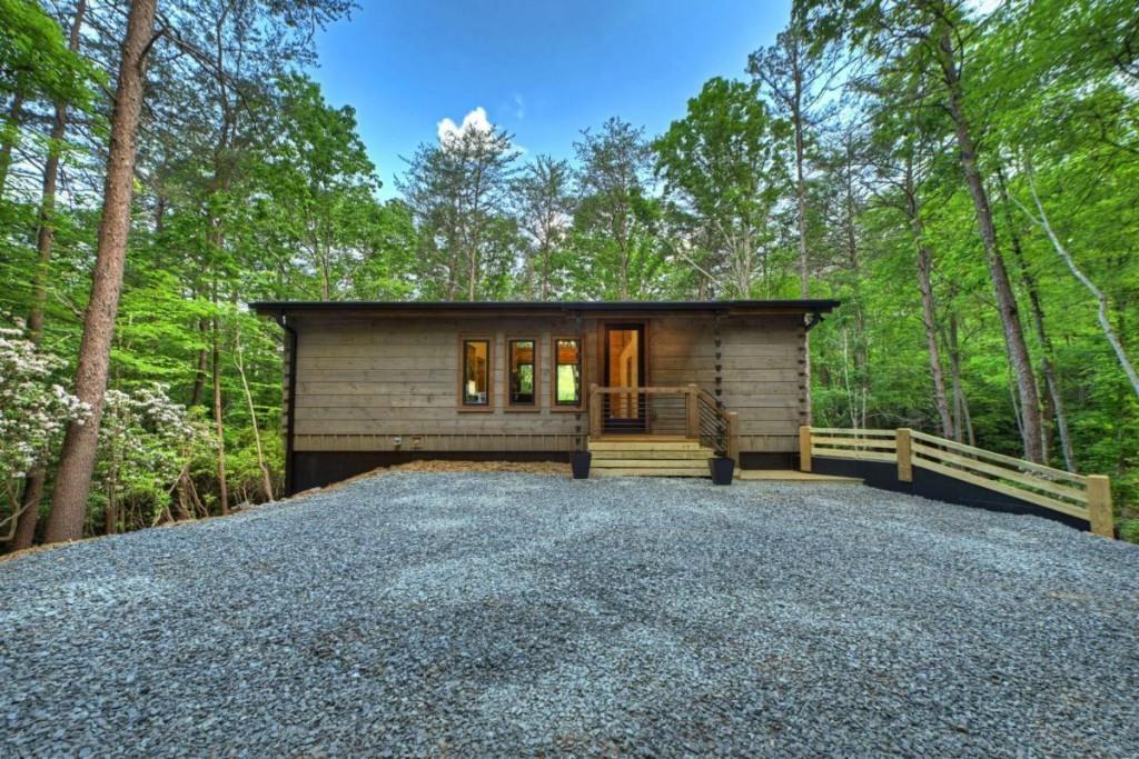 328 Crabapple Drive