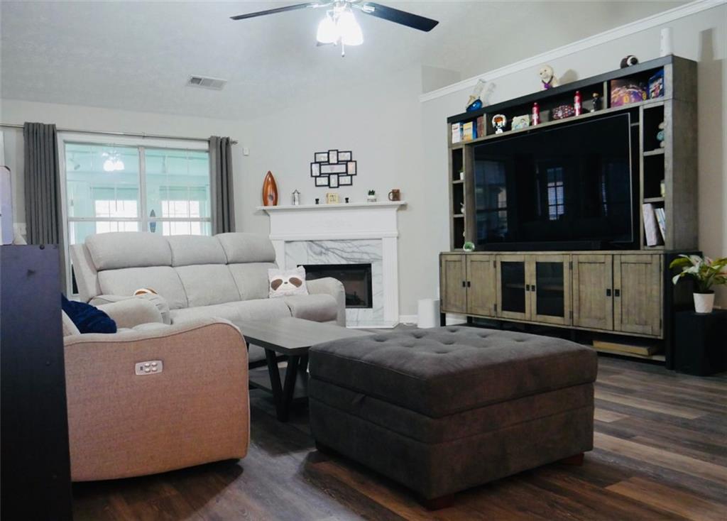2350 Laurel Pointe Lane