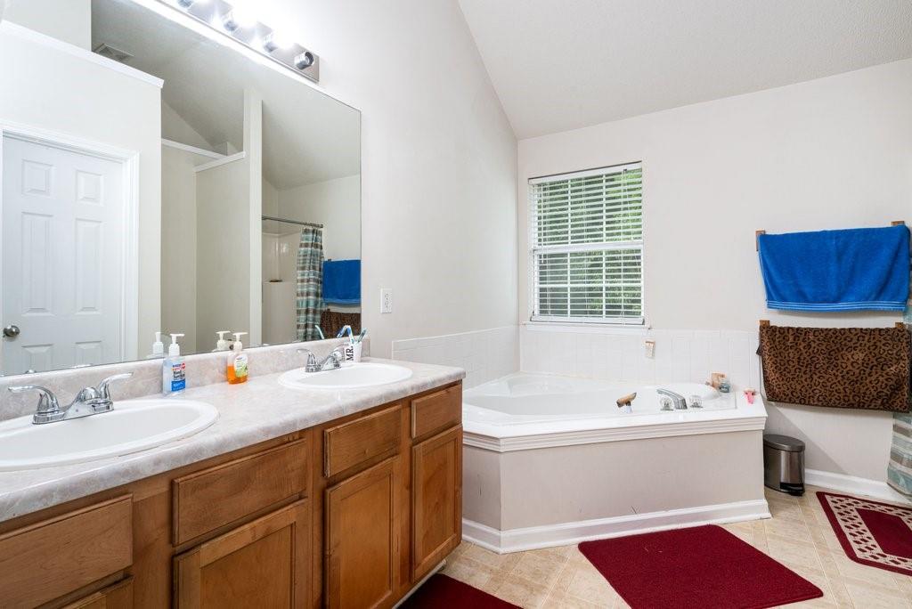 5857 Cobalt Drive, Powder Springs, Georgia image 11