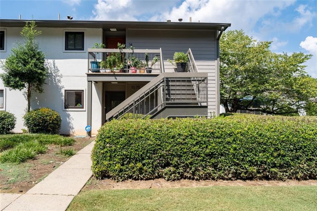11 Finch Trail NE