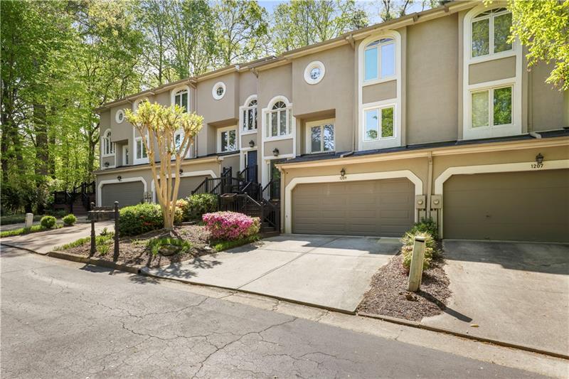 1209 Brookhaven Woods Court NE