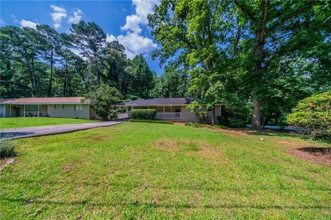 Homes For Sale - 3904 W Hilda Circle<br/> Decatur, GA 30035