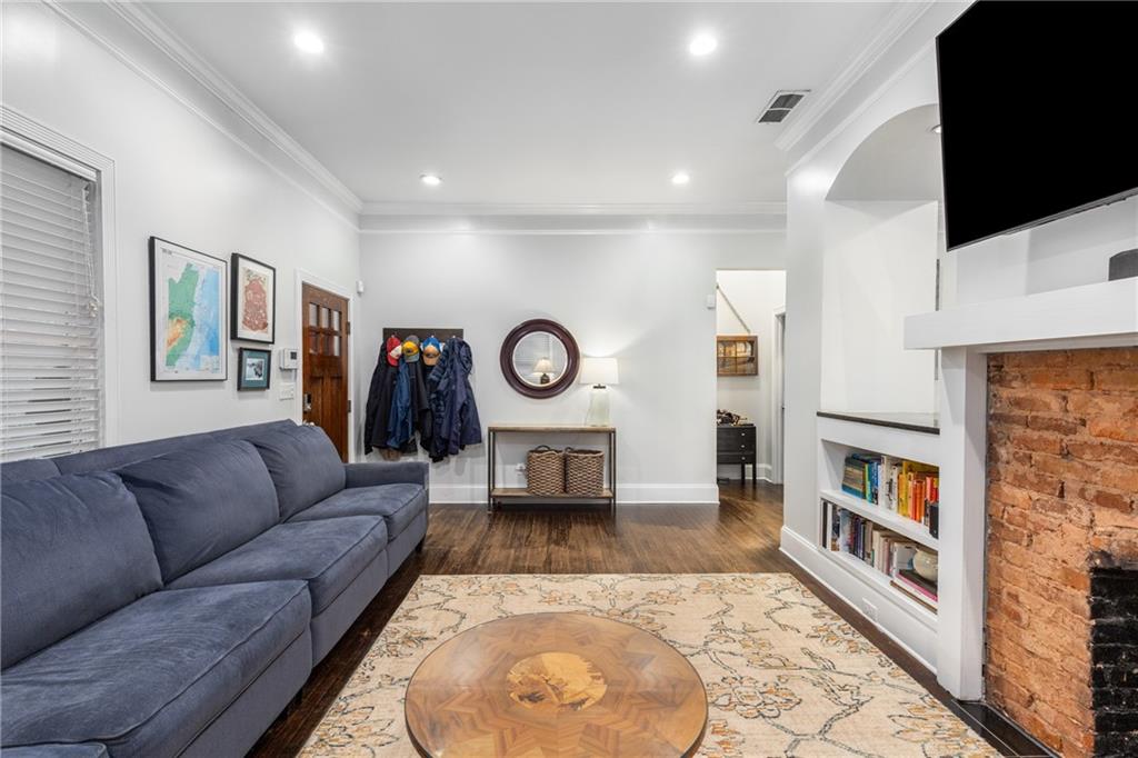 1920 Delano Drive NE