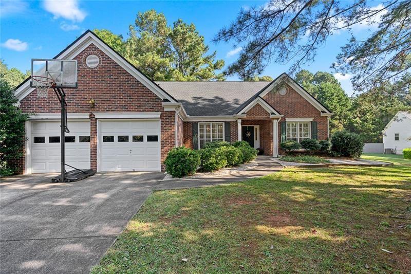 Charming 3 Bed - 2 Bath Ranch in Acworth! Move-in ready with a spacious layout, great yard, and located in a wonderful neighborhood. Enjoy single-level living close to shopping, dining, and top schools. Fantastic location—don’t miss this one!