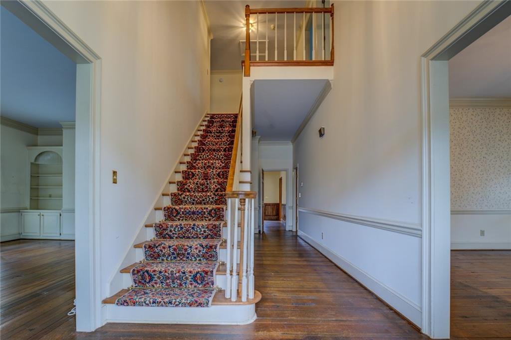 1216 Valley Drive