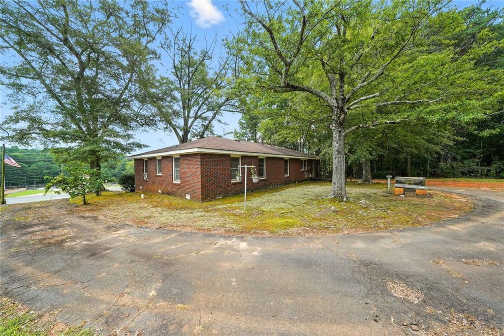 4020 Holly Springs Parkway