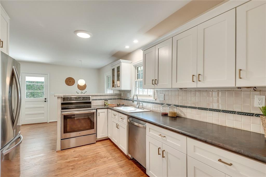 1275 Oak Grove Drive