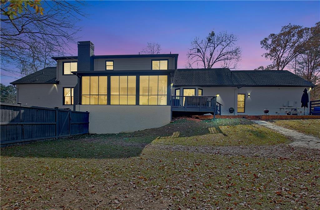 370 Dix Lee On Drive