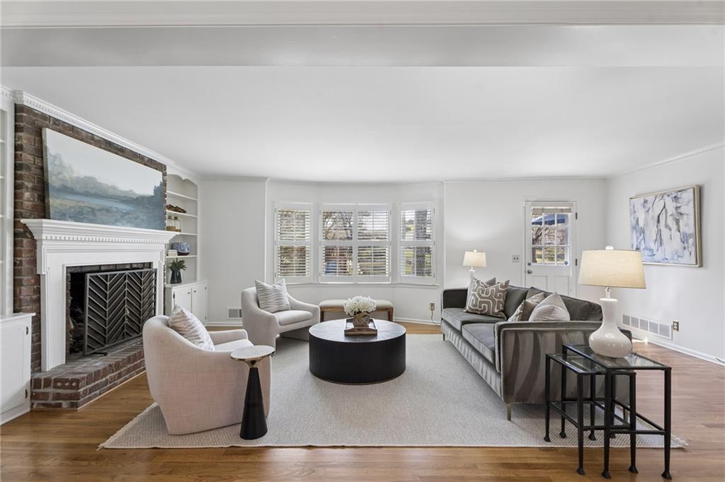 5111 Meadowlake Lane