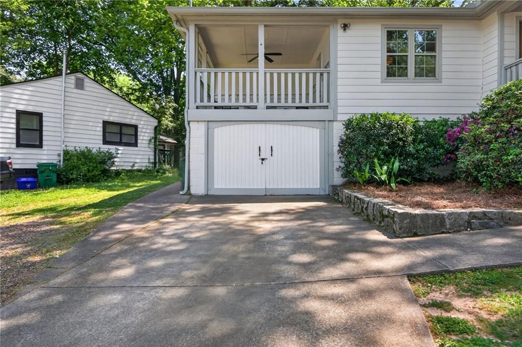 1085 Briar Vista Terrace NE