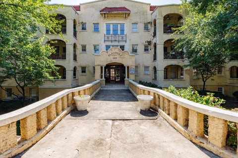 Condo For Sale - 2855 Peachtree Road #116<br/> Atlanta, GA 30305
