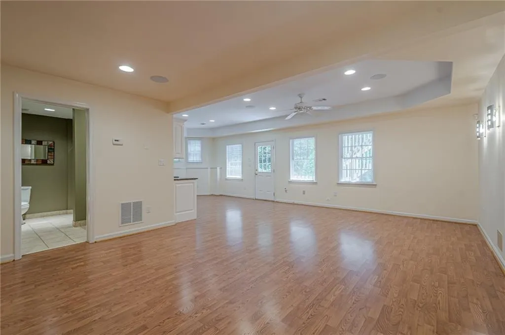 Cumming, Georgia 30040, United States, 4 Bedrooms Bedrooms, ,5 BathroomsBathrooms,Residential,Active,103429