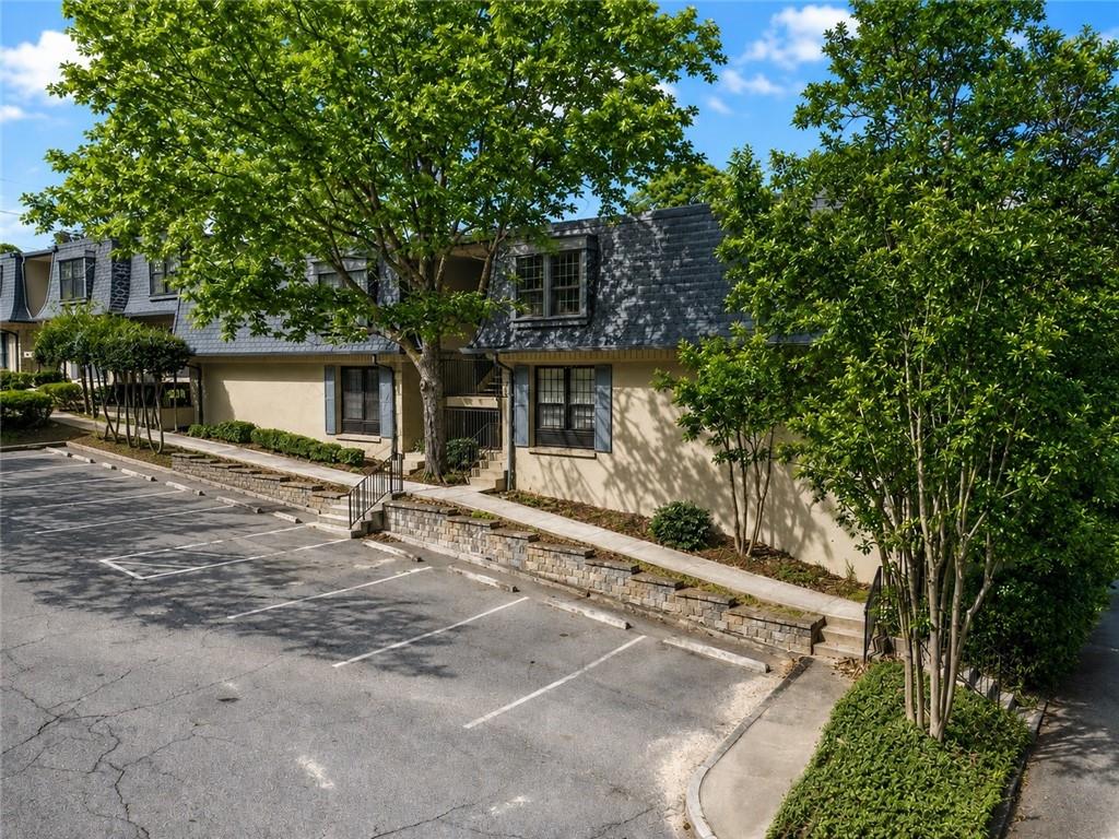 Photo 1 of 20 — 53 La Rue Place NW, Atlanta, GA 30327