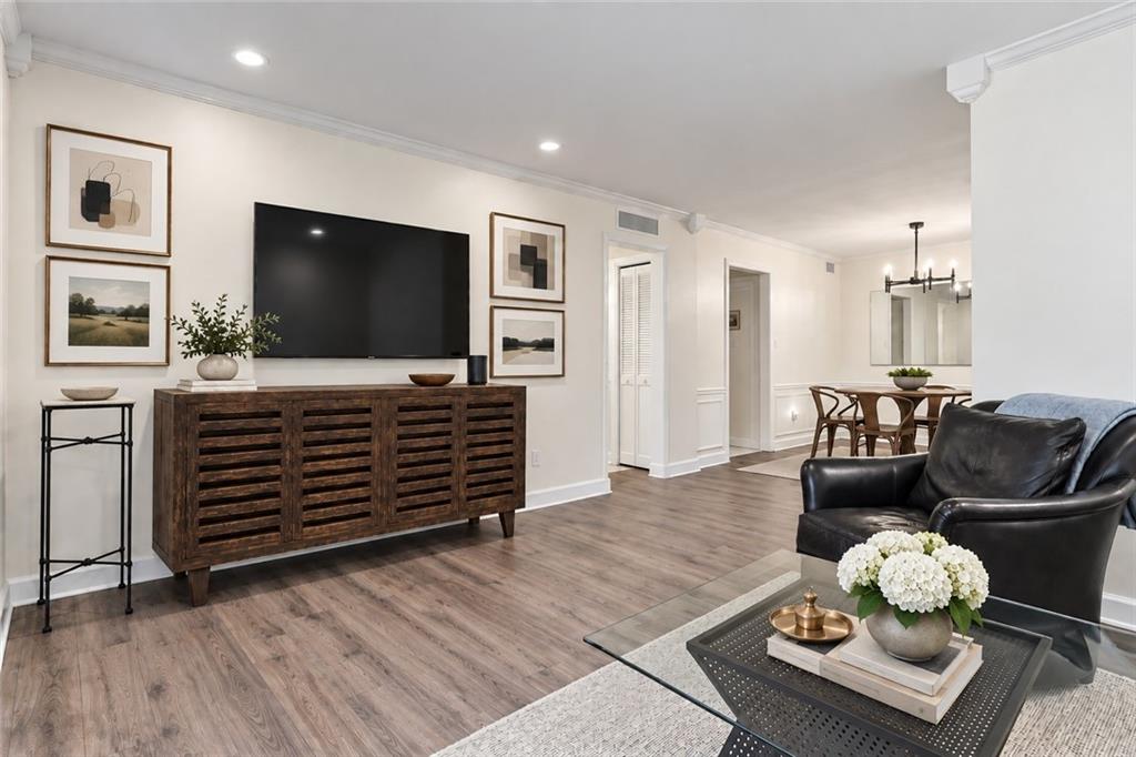 53 La Rue Place NW