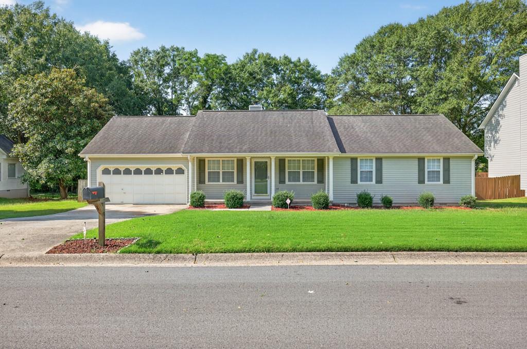 Charming 3 Bed / 2 Bath Ranch in Winder!
Welcome to 944 Century Oaks Drive – a beautifully updated 3-bedroom, 2-bathroom home situated on a spacious, flat lot in a highly desirable Winder location. This move-in-ready property features brand new paint throughout, creating a fresh and modern feel from the moment you step inside.
Enjoy new LVP flooring and carpet throughout the home, offering both durability and comfort. The master suite on the main level provides convenience and privacy, while the open layout is perfect for both relaxing and entertaining.
Additional updates include a brand new hot water heater, giving you peace of mind for years to come. Outside, the level lot offers endless possibilities for outdoor living, gardening, or play.
Conveniently located near schools, shopping, and dining, this home combines comfort, style, and location—all at an affordable price. Don’t miss your chance to make this home yours!