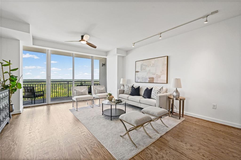 3338 Peachtree Road NE 2702