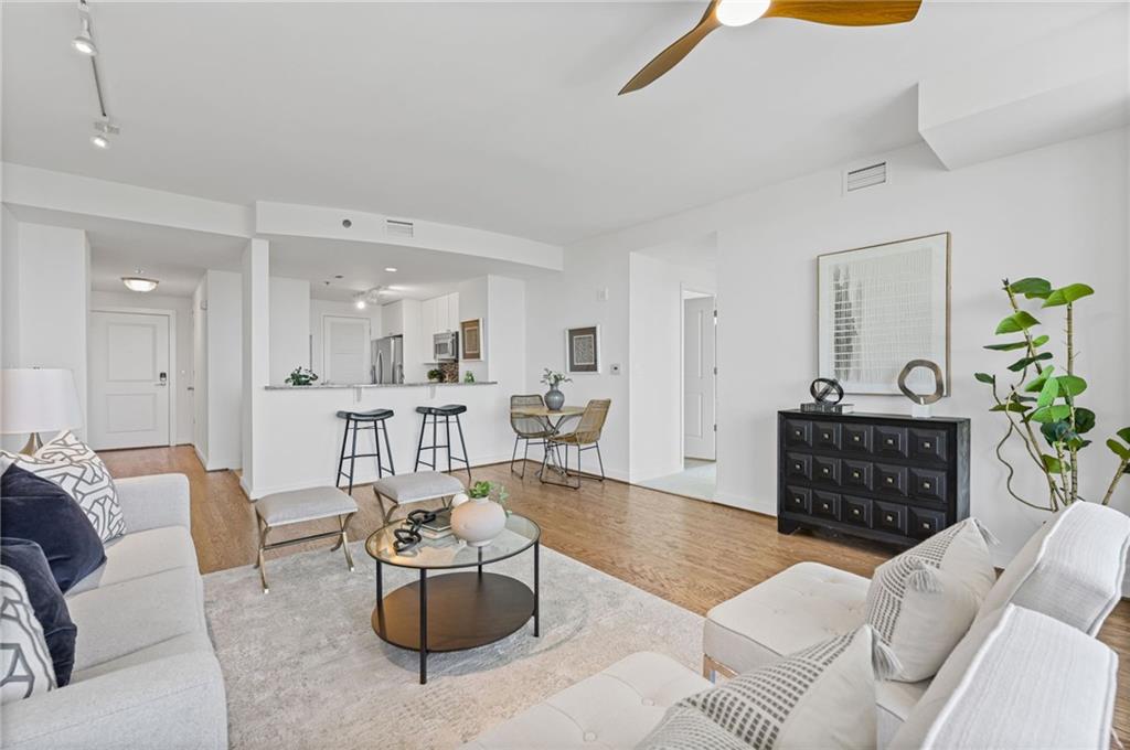 3338 Peachtree Road NE 2702