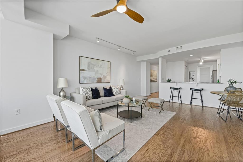 3338 Peachtree Road NE 2702