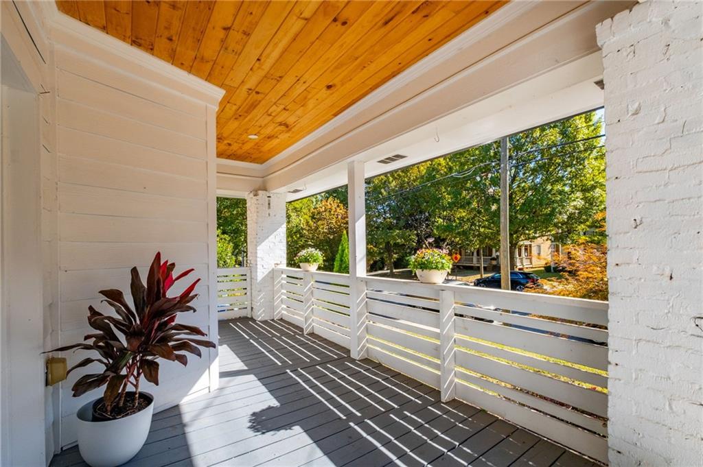 520 Angier Avenue NE