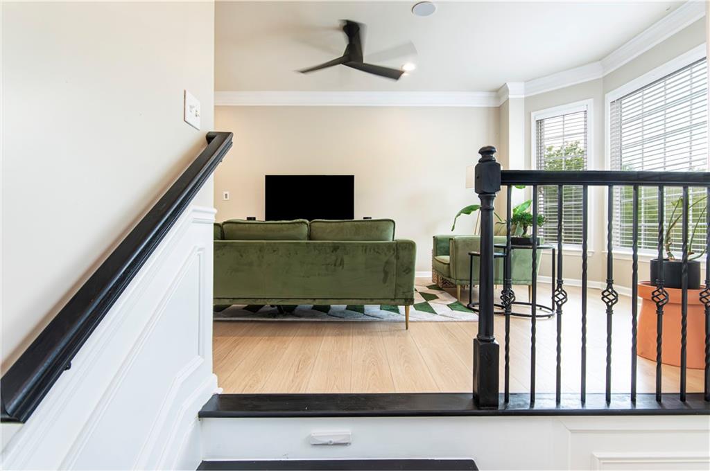 1738 Highlands View SE 11