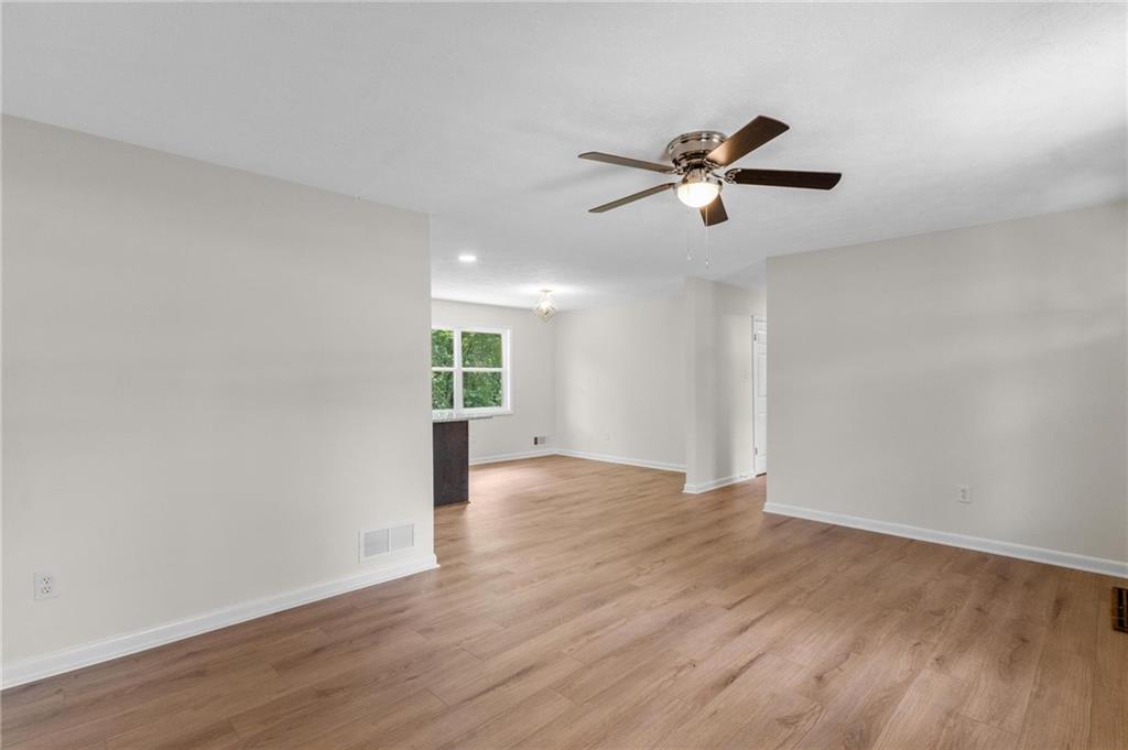 1558 Tanglewood Way NW