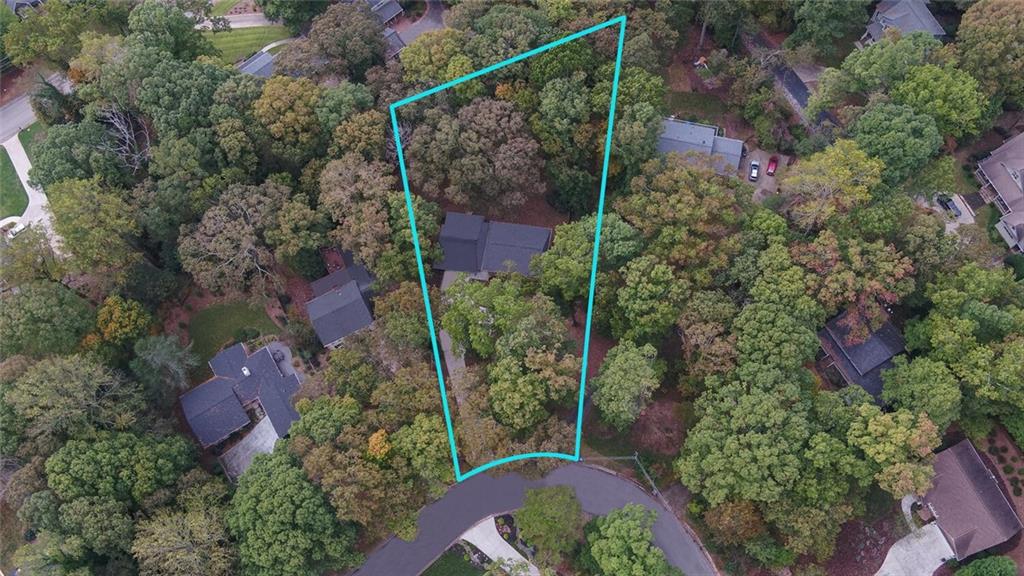 3504 Edgewood Circle