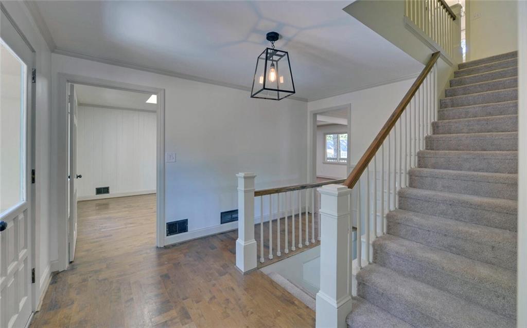 3504 Edgewood Circle