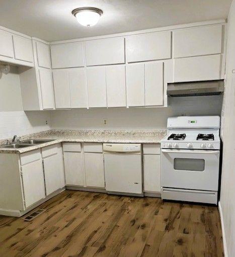 2542 Stafford Place