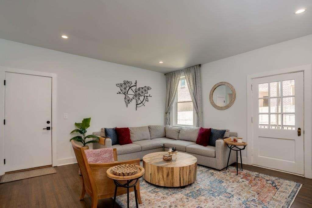68 Peachtree Memorial Drive NW 68-2