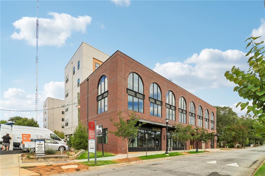 112 Rogers Street NE 206